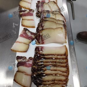 多功能切片機(jī)，現(xiàn)場試機(jī)切4mm熏肉，效果滿意！